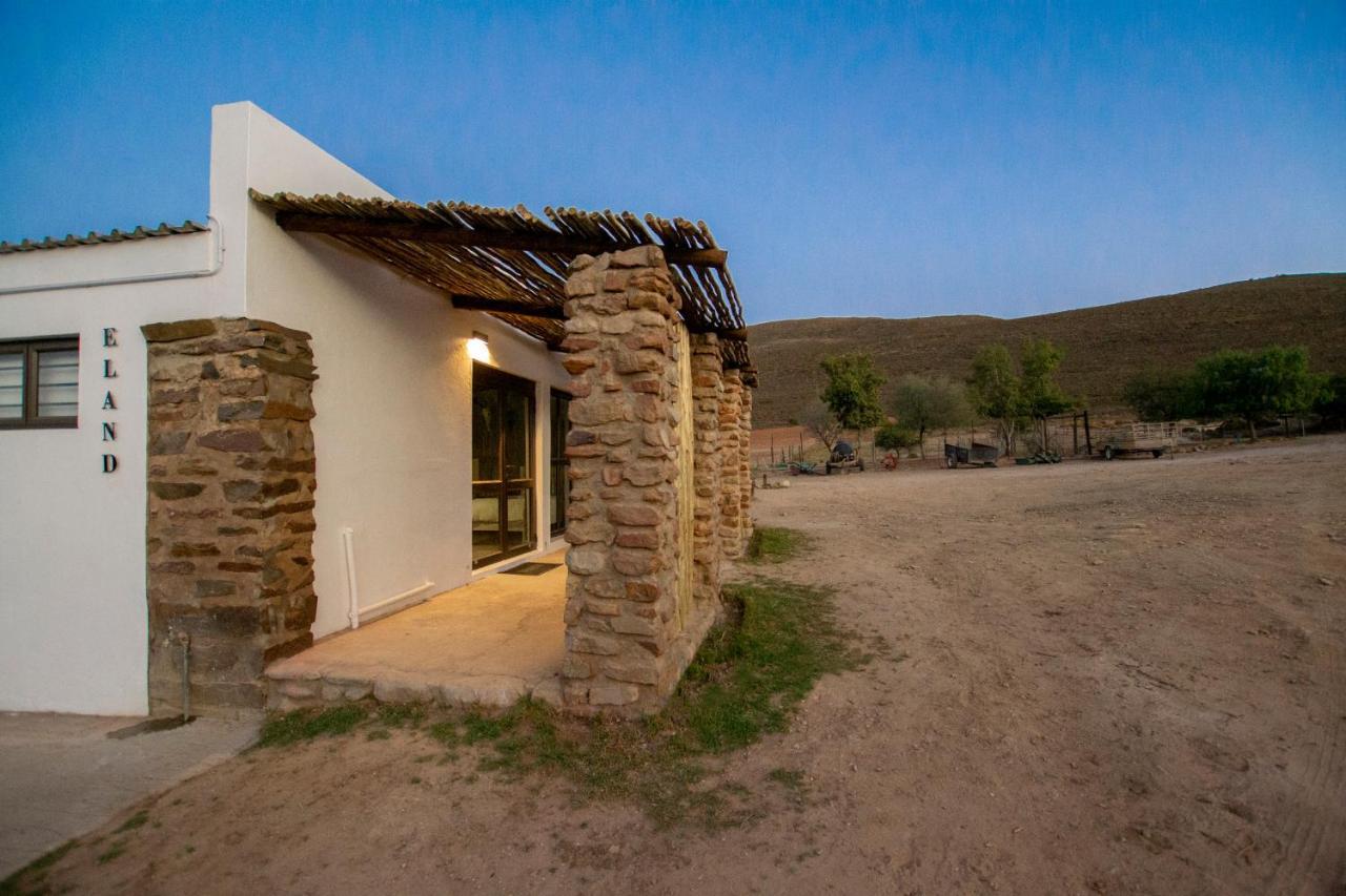 Desert Wind Private Guest And Game Farm Монтегю Екстериор снимка