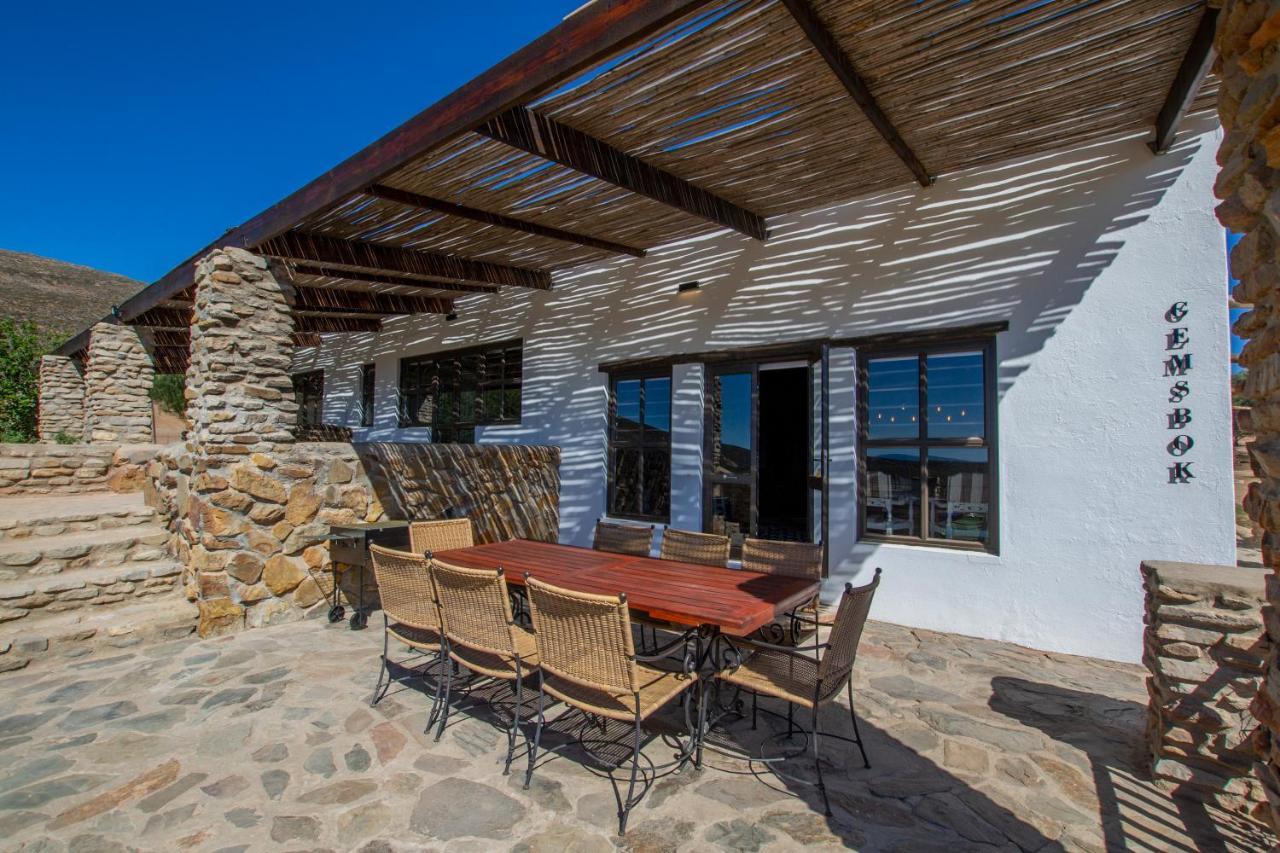 Desert Wind Private Guest And Game Farm Монтегю Екстериор снимка