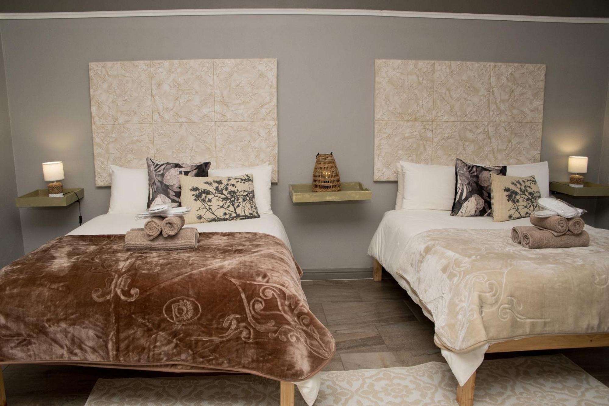 Desert Wind Private Guest And Game Farm Монтегю Екстериор снимка
