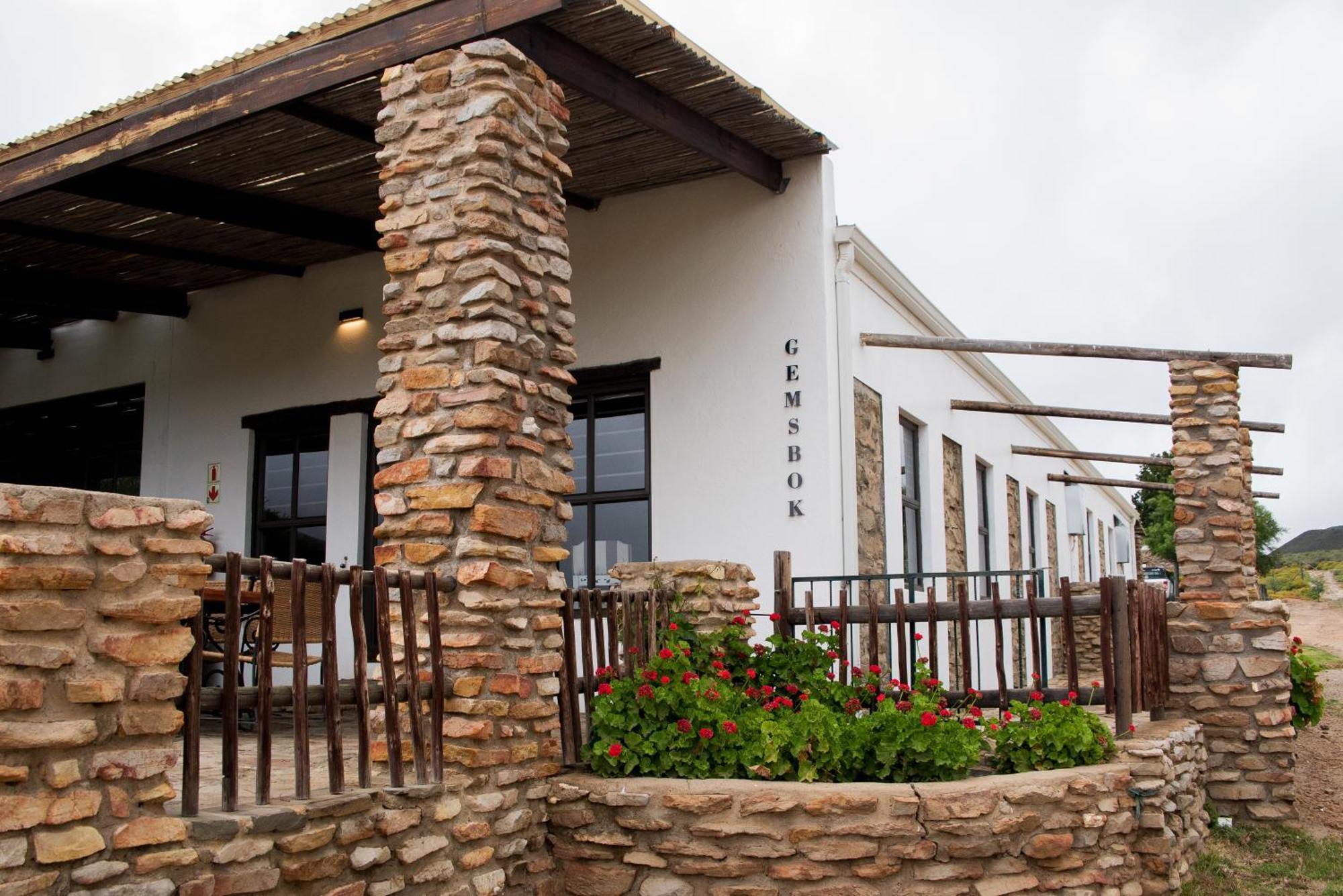Desert Wind Private Guest And Game Farm Монтегю Екстериор снимка